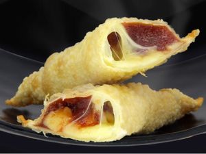 20 MINI PASTÉIS ROMEU E JULIETA