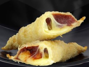 10 MINI PASTÉIS ROMEU E JULIETA