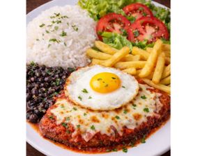 BIFE DE GADO Á PARMEGIANA