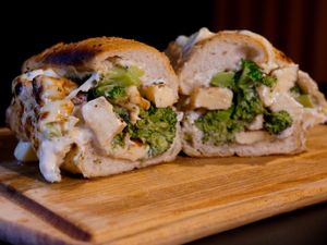 Brócolis com queijo coalho