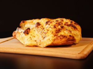 Pão, pasta e queijo