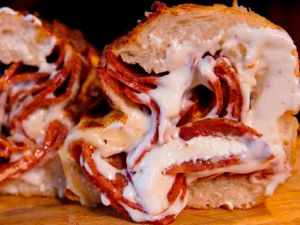Pepperoni com  cream cheese