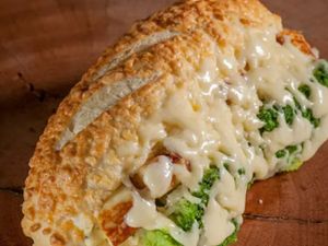 Queijo Coalho com Brócolis