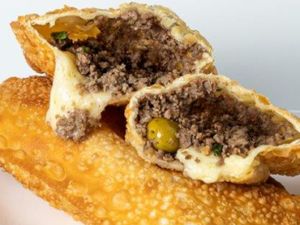 Carne c/ azeitona e queijo