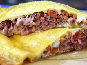 Pastel de Calabresa com Catupiry
