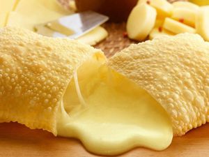 Pastel de Queijo Muçarela