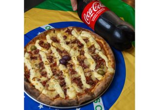 CARNE SECA 4 QUEIJOS + COCA GRATIS