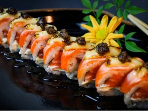 Uramaki Queijo Brie Salsa Trufada *novidade*