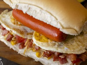 DOG BACON COM OVO