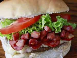 X-Calabresa com Bacon