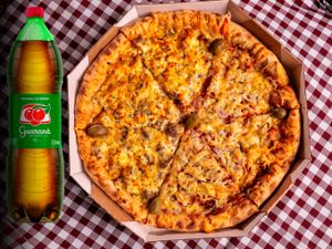 Pizza Grande + Borda + Refrigerante 1,5L