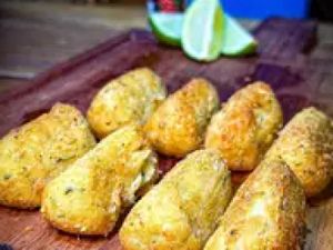 BOLINHO DE BACALHAU
