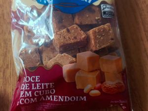 Doce de Leite em Cubo com Amendoim 180g