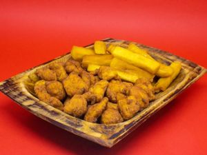 ISCAS DE FRANGO À MILANESA