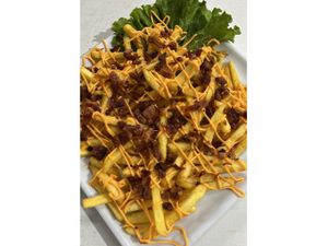 Batata Frita com cheddar e bacon