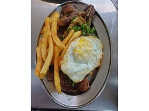 Bisteca bovina Chapeada com ovo