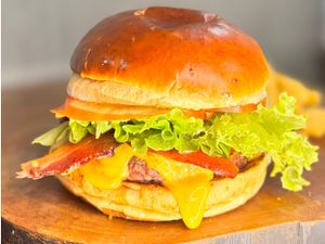 Cheddar Salada Bacon