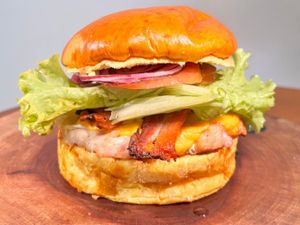 X - Frango Salada Bacon