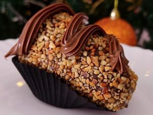 Coxinha de Morango com Castanha e Nutella