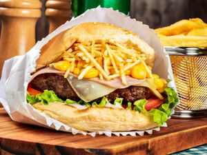 X Salada Simples - Bom e Barato