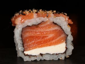 URAMAKI FILADÉLFIA ESPECIAL  - 10 PEÇAS