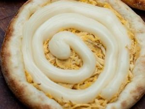 Esfiha Frango com Catupiry