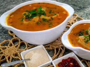 SOPA DE MOCOTÓ NO BALDE COM MACARRÃO 450ML