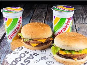 2 duplos cheddar + 2 guaravitas