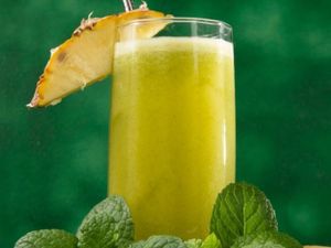 Suco de Abacaxi com Hortelã