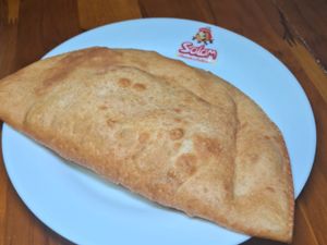 FOGAZZA DE CARNE SECA C/ MUSSARELA