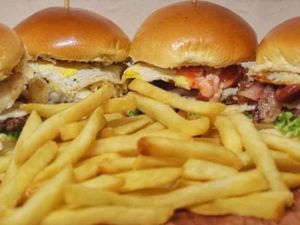 4 X Bacon Egg + Refrigerante