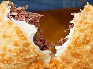 Pastel de Carne Seca e Mussarela