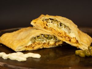 06 - Pastel frango, azeitona e Catupiry