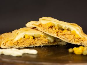 08 - Pastel frango, milho, ervilha e mussarela