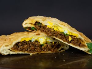 02 - Pastel carne, ovo e tempero verde