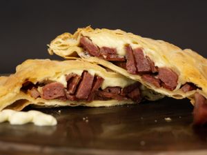 11 - Pastel calabresa e Catupiry