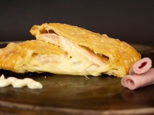 12 - Pastel presunto e mussarela