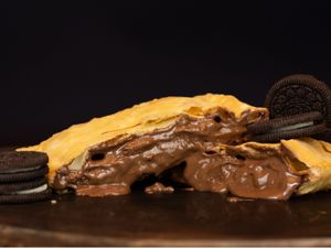 58 - Pastel Chocolate Preto Com Oreo