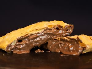 51 - Pastel Chocolate Preto