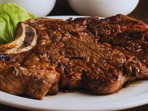 Bisteca frita bovina