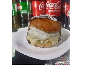HAMBURGUER FRANGO + BATATA