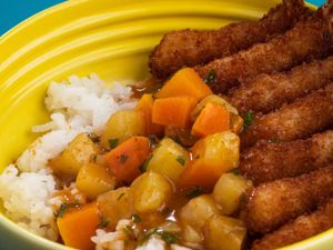 Bowl de Camarão Empanado com Curry