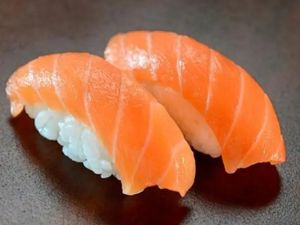 Sushi salmão (4unidades)