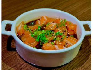 Mini Salmão ao Molho de Ostras