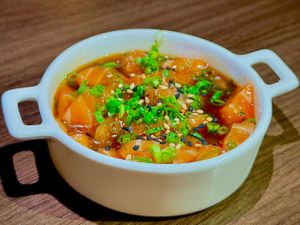 Mini Salmão ao Molho Ponzu