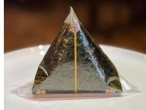 ONIGUIRI PATÊ DE SALMÃO