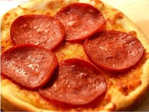 ESFIHA PEPPERONI C/ CATUPIRY