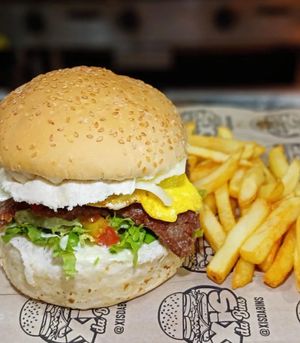 3 Hambúrgueres de Carne com Fritas