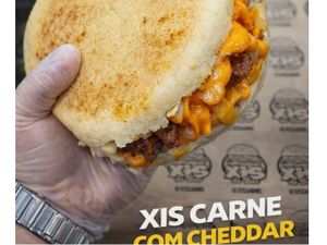 Xis Carne com cheddar