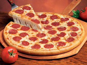 PIZZA FAMÍLIA + REFRI 2 LITROS